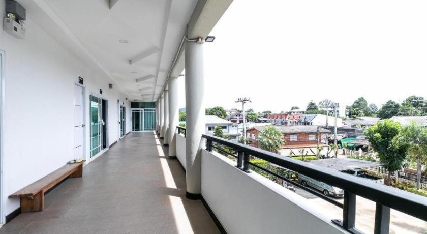 Oyo 75305 T Park Pak Chong Hotel Mu Si Exterior photo
